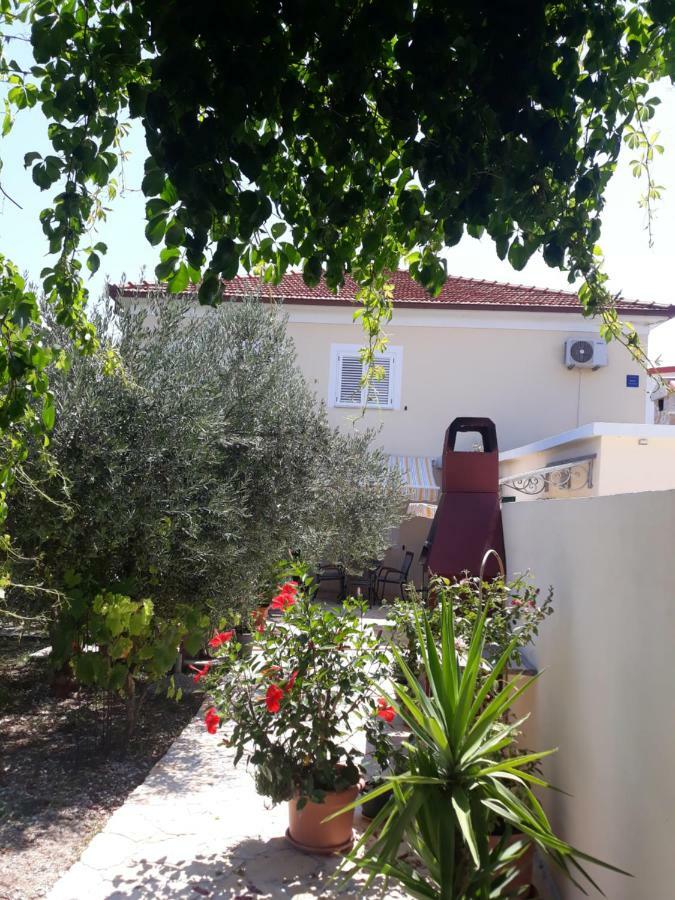Apartment Mira Trogir Exterior foto